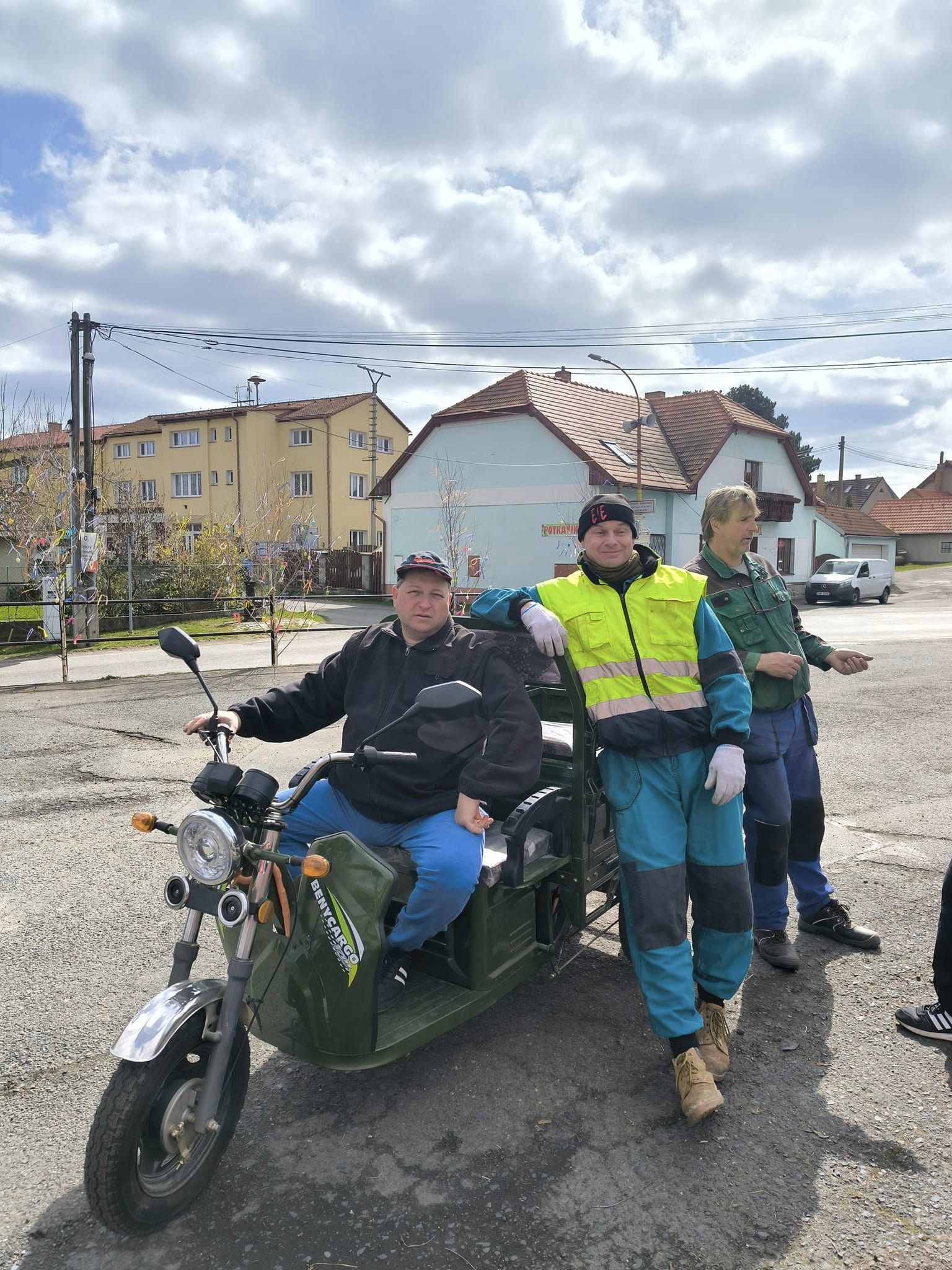 Příprava obce na Velikonoce + úklid 17.3.2024.......