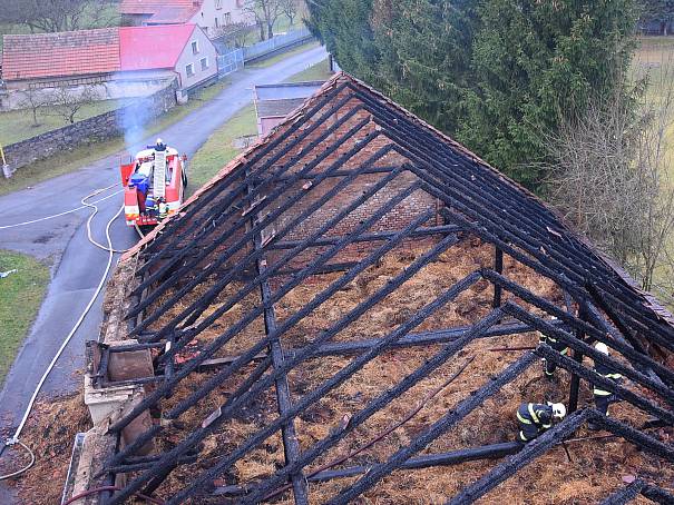 POŽÁR OVČÍNA NEČÍN 17.12. 2015