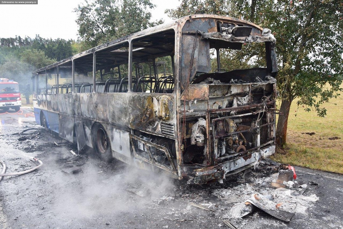 Požár autobusu Čelina.