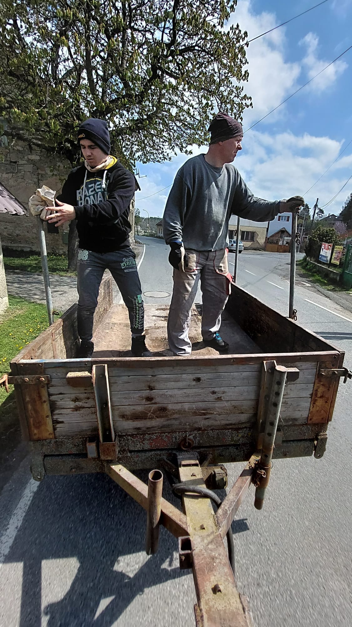 Sběr šrotu a elektroodpadu 23.4.22....