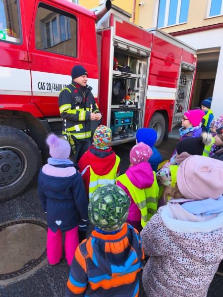1.-skolka-u-necinskych-hasicu.jpg